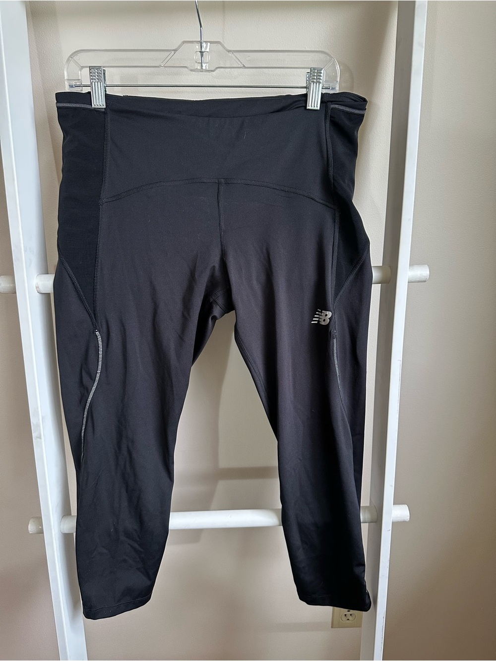 New Balance Black Cropped Athletic Leggings